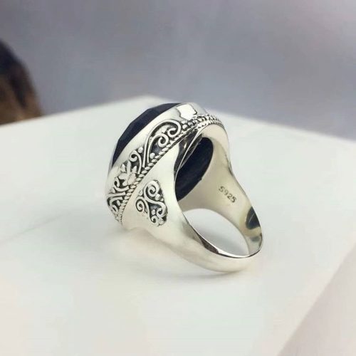 Кольцо с камнем агат лазерной обработки