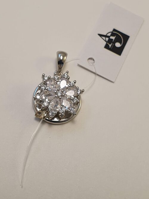 Кулон "снежинка"